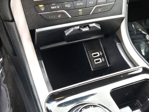 Used 2019 Ford Edge SEL w/ Equipment Group 201A image 26