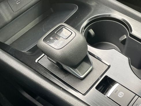 Used 2023 Nissan Rogue S image 43