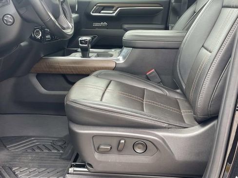 Used 2025 Chevrolet Silverado 1500 High Country w/ Technology Package AWD/4WD image 15