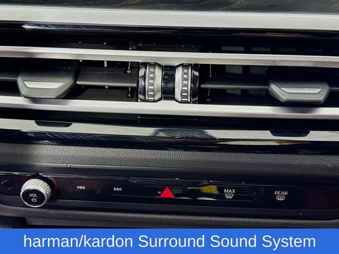 Used 2024 BMW M440i Convertible w/ Premium Package image 22