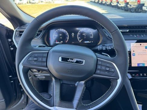 New 2026 Jeep Grand Cherokee Altitude image 17