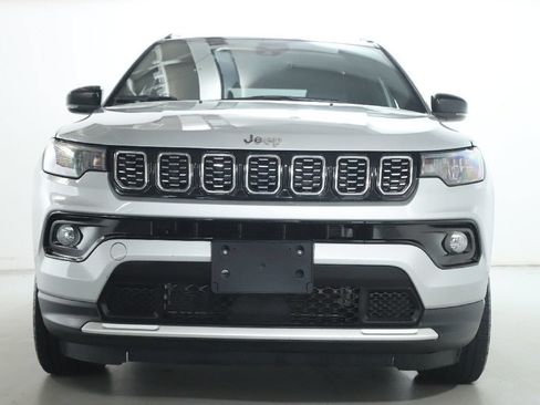 Used 2025 Jeep Compass Limited AWD/4WD image 6