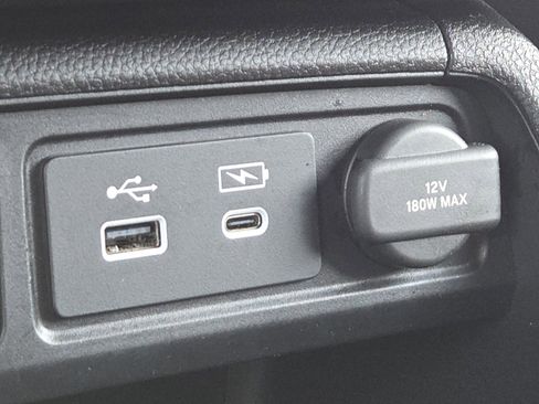 Used 2025 Honda Pilot Sport image 9