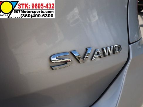 Used 2018 Nissan Rogue SV AWD/4WD image 9