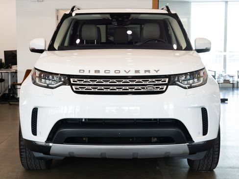 Used 2017 Land Rover Discovery HSE AWD/4WD image 2
