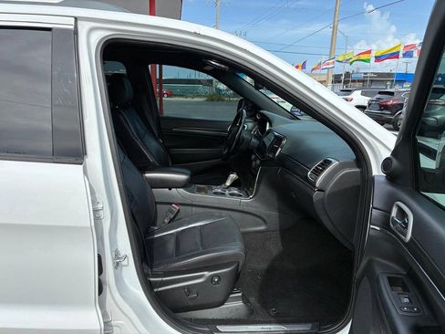 Used 2022 Jeep Grand Cherokee Limited RWD image 4