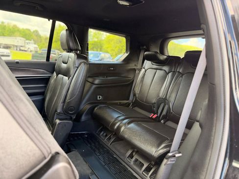 Used 2024 Jeep Grand Cherokee L Limited w/ Luxury Tech Group II AWD/4WD image 17