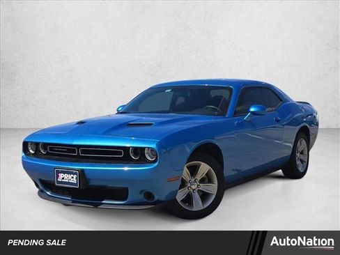 Used 2023 Dodge Challenger SXT image 1