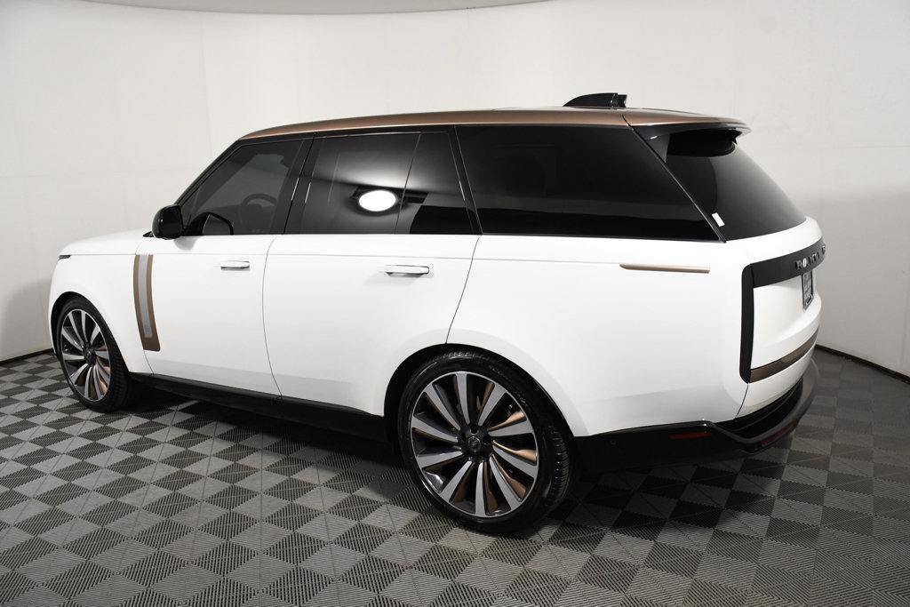 Used 2023 Land Rover Range Rover SV AWD/4WD image 3