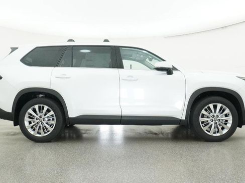 New 2026 Toyota Grand Highlander Platinum AWD/4WD image 30