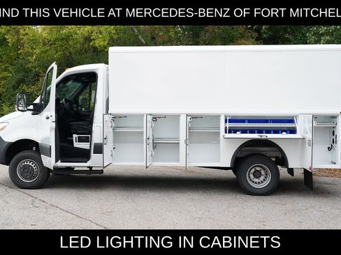 Used 2023 Mercedes-Benz Sprinter 3500 image 2