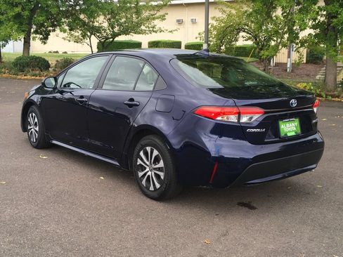Used 2022 Toyota Corolla LE FWD image 4