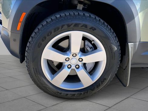 Used 2021 Land Rover Defender 110 SE image 9