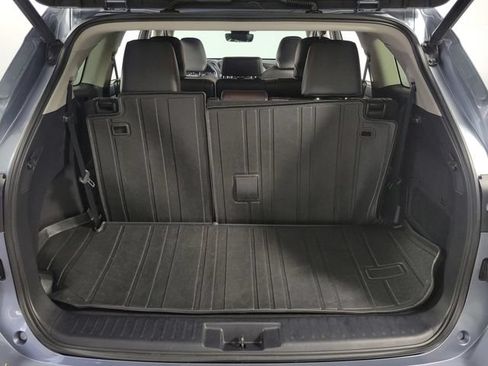 Used 2021 Toyota Highlander XLE FWD image 28