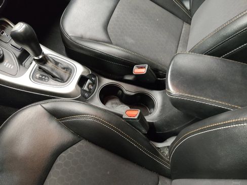 Used 2019 Jeep Compass Latitude w/ Safety & Security Group image 26