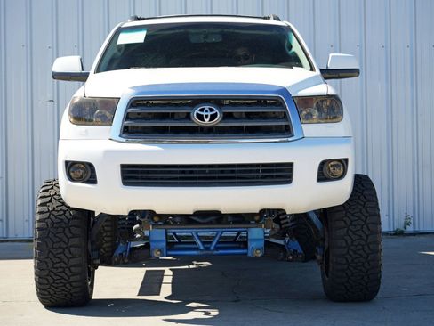 Used 2016 Toyota Sequoia SR5 image 6