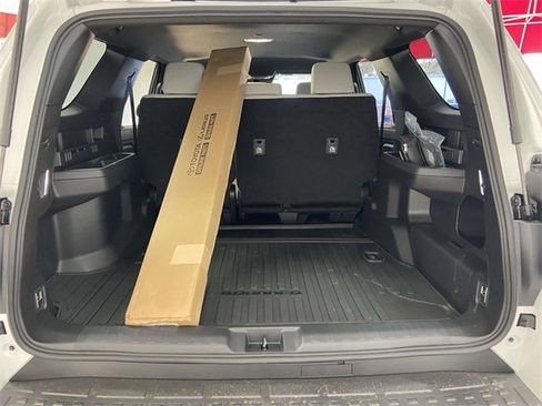 Used 2025 Toyota 4Runner SR5 image 14