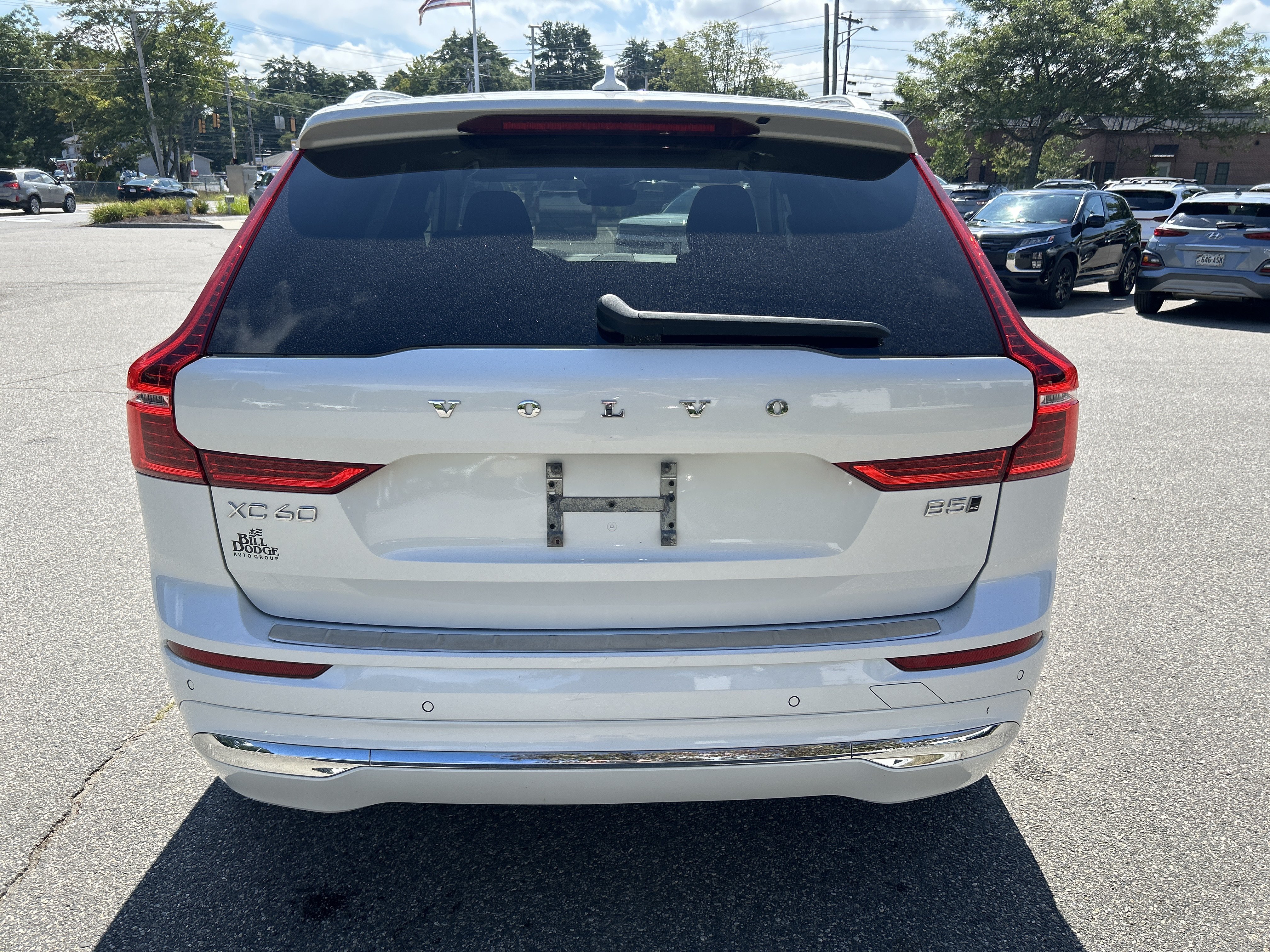 Used 2023 Volvo XC60 B5 Plus w/ Climate Package AWD/4WD image 6