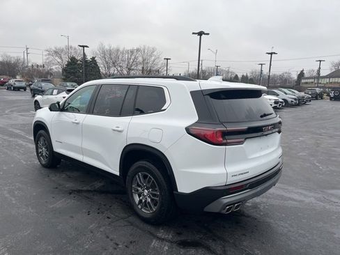Used 2025 GMC Acadia Elevation image 3