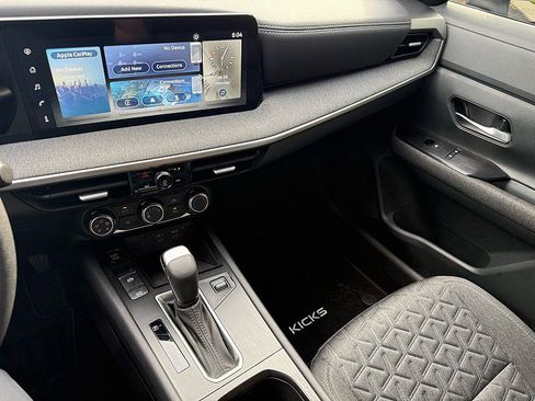 Used 2025 Nissan Kicks SV FWD image 21