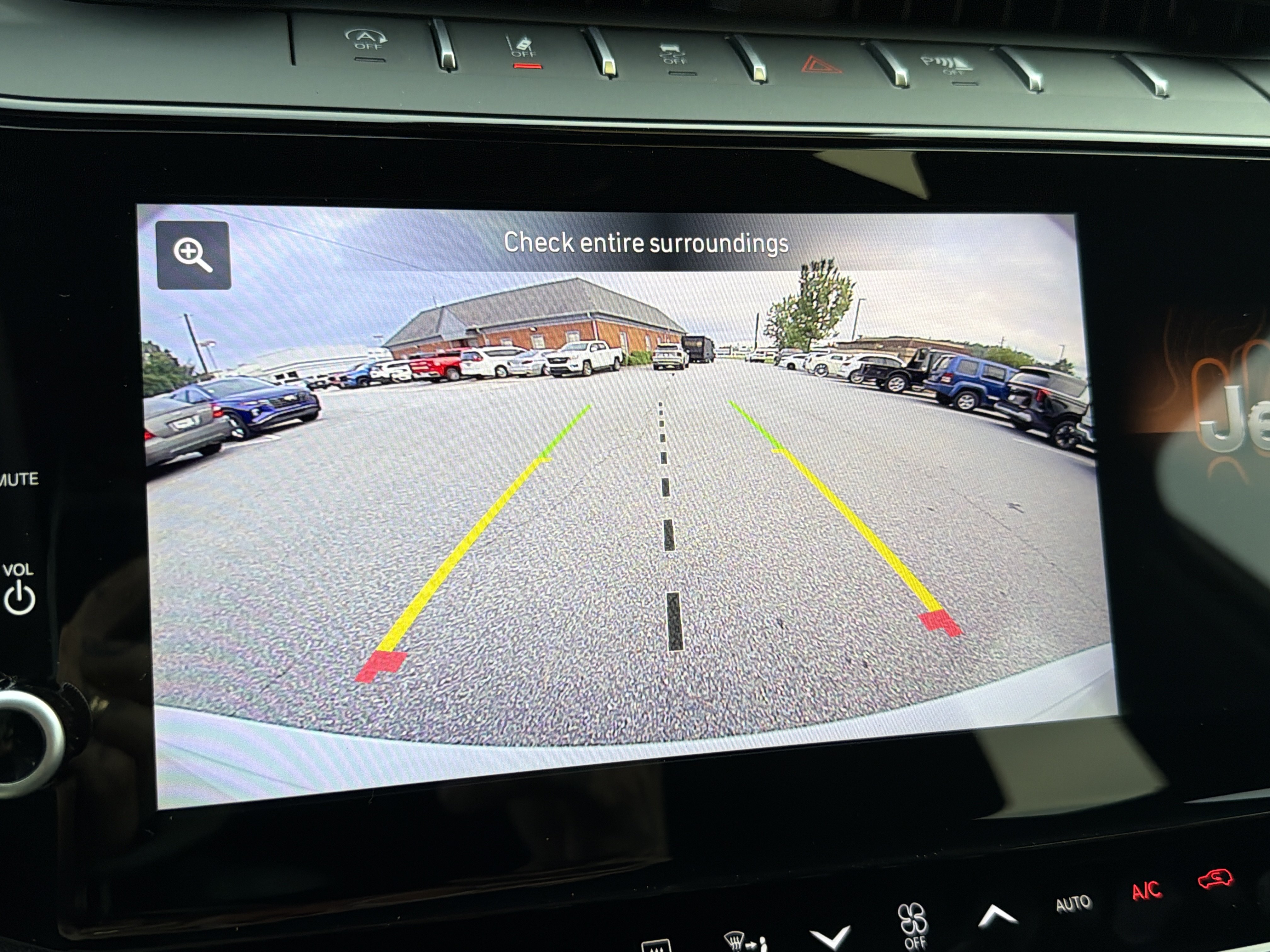 New 2027 Jeep Grand Cherokee Altitude AWD/4WD image 29