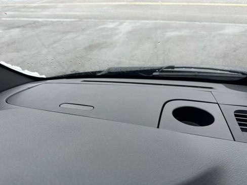 Used 2025 Mercedes-Benz Sprinter 2500 image 25