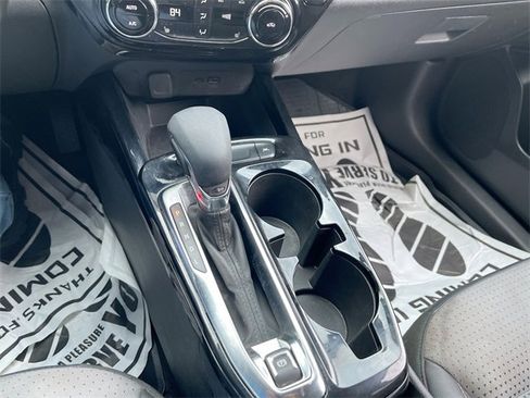 Certified 2025 Chevrolet Trax LT w/ LT Convenience Package image 15