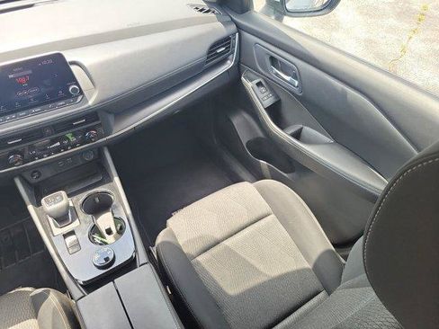 Used 2024 Nissan Rogue SV AWD/4WD image 17