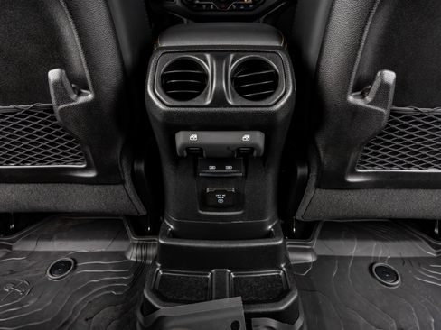 Used 2024 Jeep Wrangler Unlimited Rubicon 392 image 31