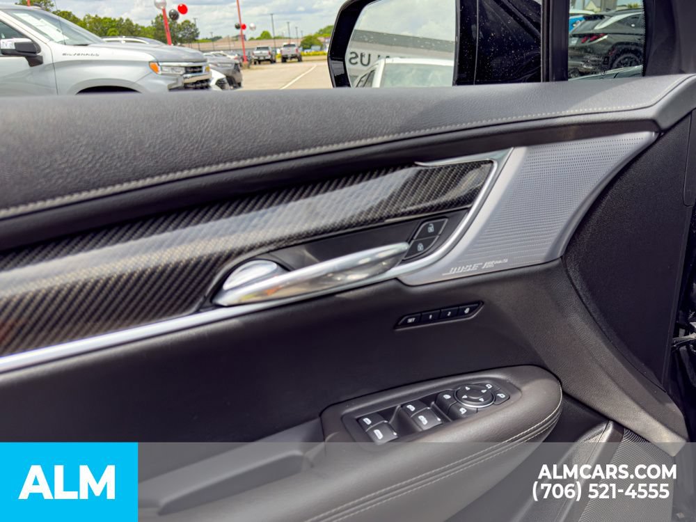 Used 2024 Cadillac XT6 Sport w/ LPO, Onyx Lite Package AWD/4WD image 14