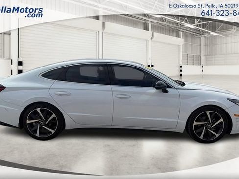 Used 2021 Hyundai Sonata SEL Plus w/ Tech Package FWD image 2