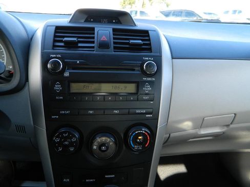 Used 2013 Toyota Corolla L image 19