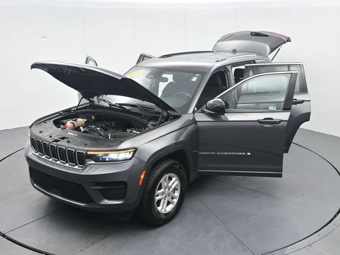 Used 2024 Jeep Grand Cherokee Laredo RWD image 42