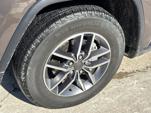 Used 2020 Jeep Grand Cherokee Limited w/ Luxury Group II image 12