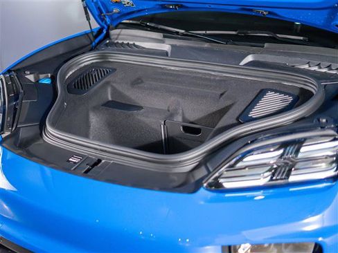 Used 2026 Porsche Macan Electric RWD image 29
