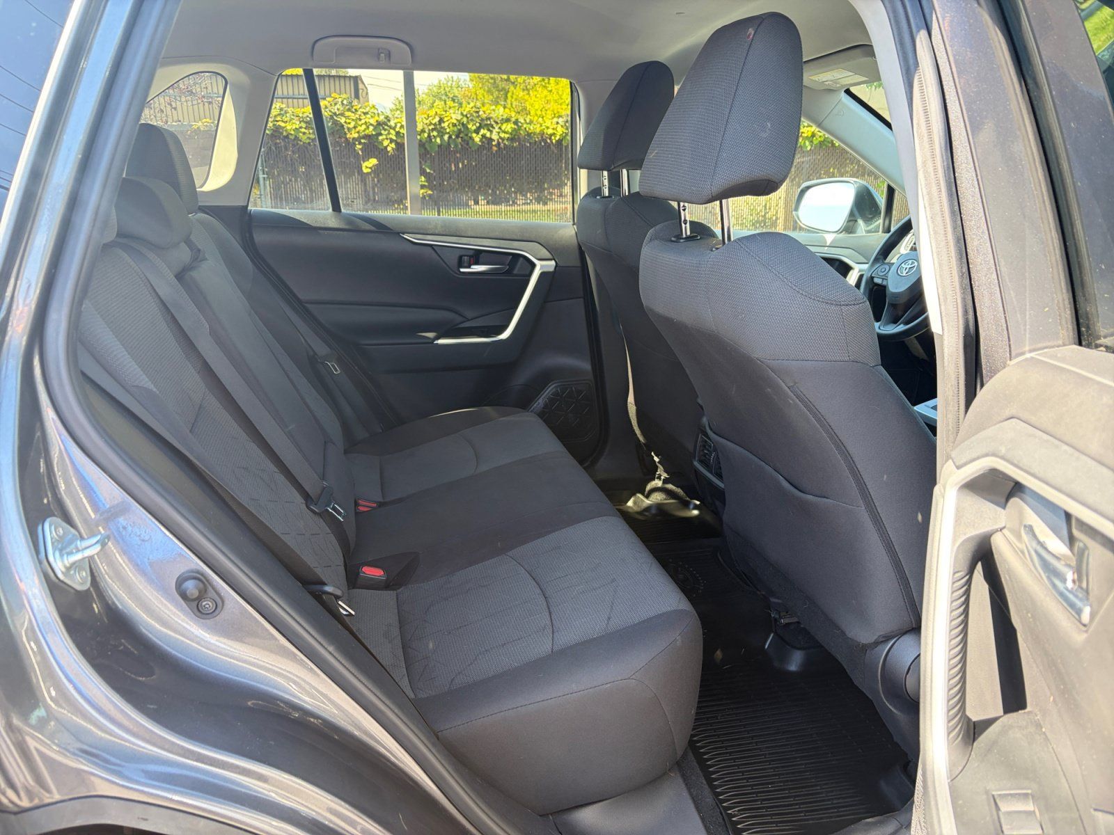 Used 2021 Toyota RAV4 XLE AWD/4WD image 16