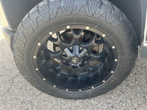 Used 2019 Chevrolet Silverado 1500 LT w/ All Star Edition AWD/4WD image 10