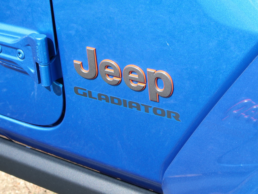 Used 2022 Jeep Gladiator Mojave w/ Trailer Tow Package AWD/4WD image 15