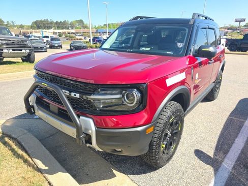 Used 2025 Ford Bronco Sport Badlands w/ Sasquatch Badlands Package image 2