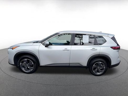 Used 2025 Nissan Rogue SV FWD image 8