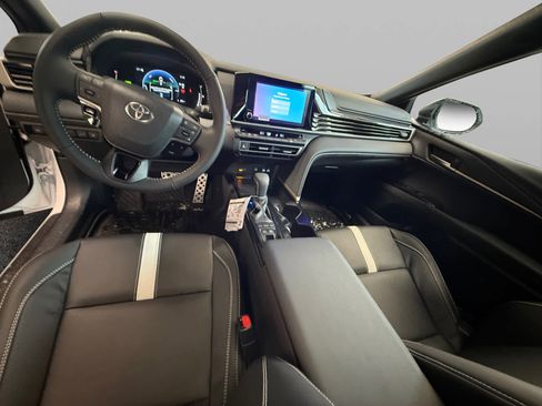 New 2026 Toyota Camry SE image 10