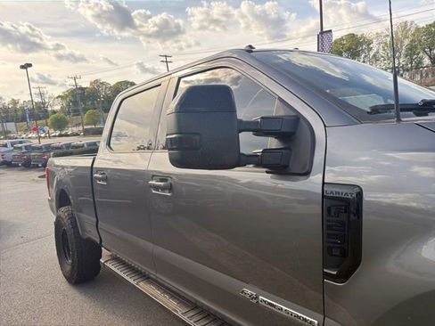 Used 2022 Ford F250 Lariat w/ Black Appearance Package image 10