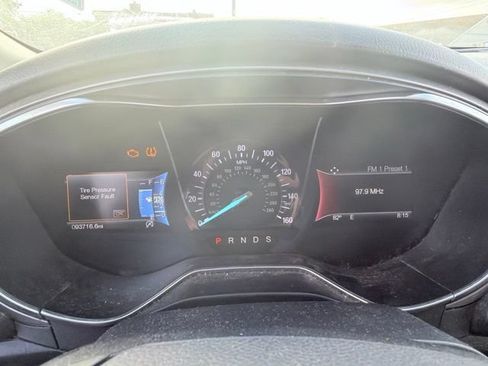 Used 2018 Ford Fusion SE w/ Fusion SE Technology Package FWD image 18