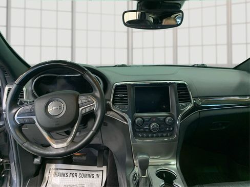 Used 2018 Jeep Grand Cherokee Overland image 27