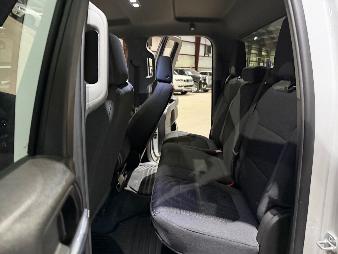 Used 2020 Chevrolet Silverado 1500 Custom w/ Custom Value Package AWD/4WD image 17