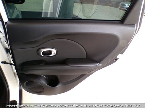 Used 2015 Kia Soul FWD image 24