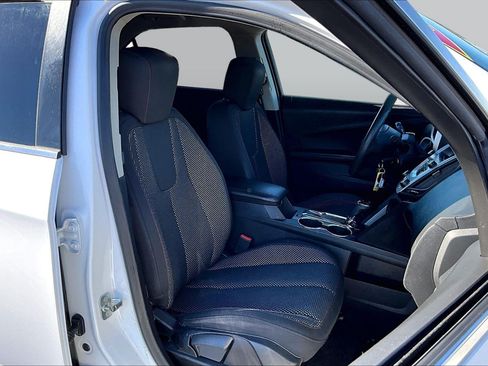 Used 2017 Chevrolet Equinox LS AWD/4WD image 7