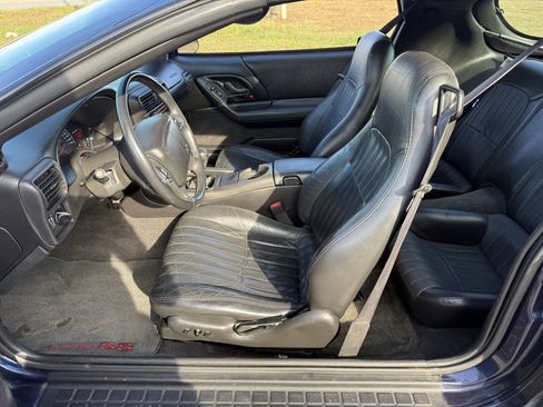 Used 2001 Chevrolet Camaro Z28 w/ SS Performance/Appearance Pkg image 8