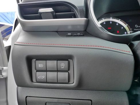 Used 2023 Toyota Highlander XSE FWD image 25