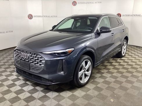 Certified 2025 Audi Q5 Premium Plus w/ Premium Plus image 1